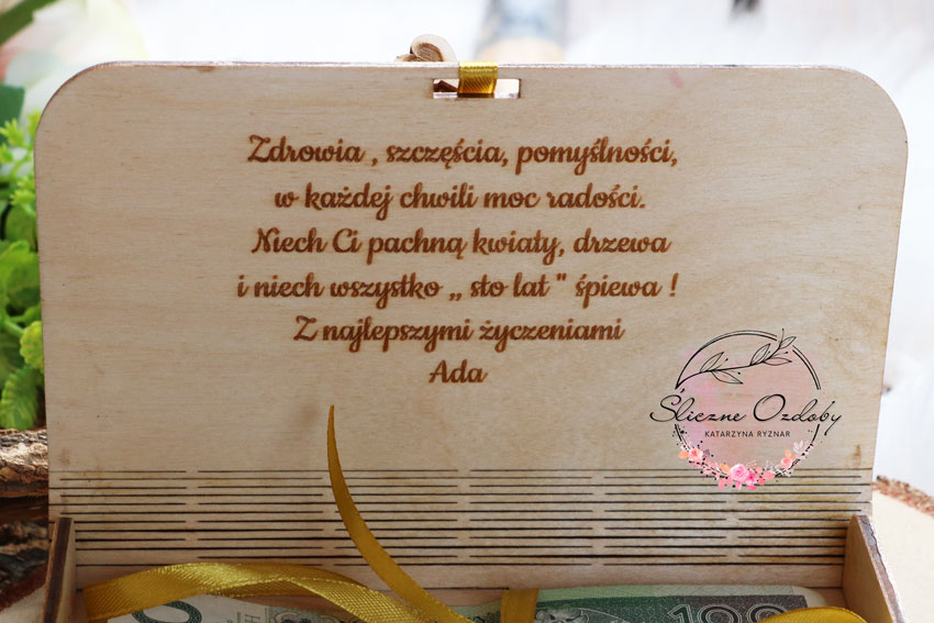 Drewniane Pudełko Koperta na pieniądze prezent personalizowany na 18, 20, 30, 40, 50, 60 urodziny dla kobiety - obrazek 4