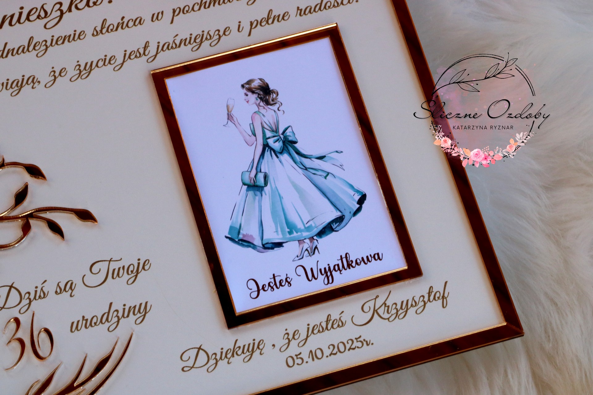 Ramka Urodzinowa z Grawerem i miejscem na zdjęcie - Oryginalny prezent, pamiątka, upominek dla kobiety - obrazek 3