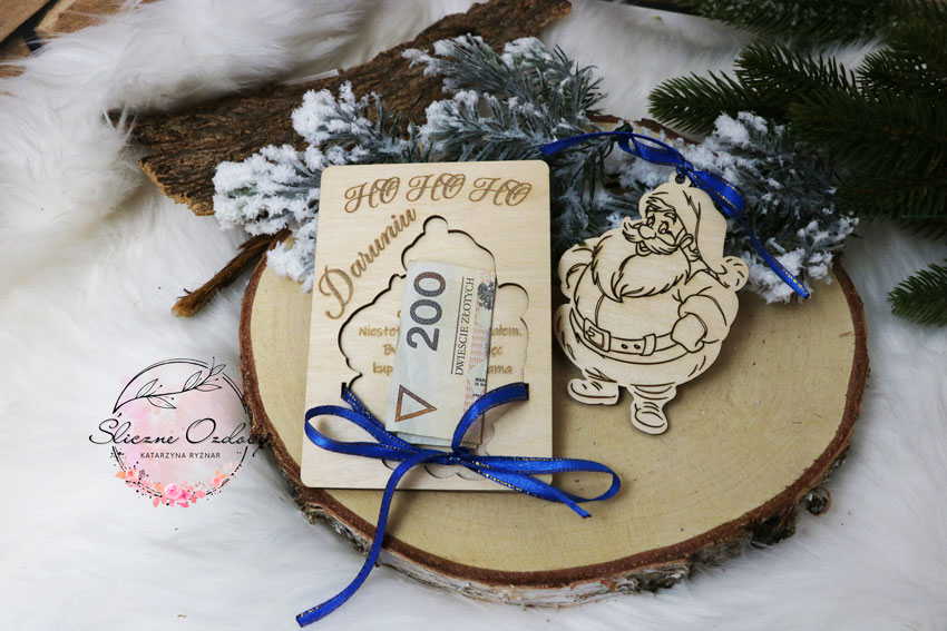 Świąteczny Mikołajkowy drewniany bon upominkowy na pieniądze z Mikołajem - obrazek 3