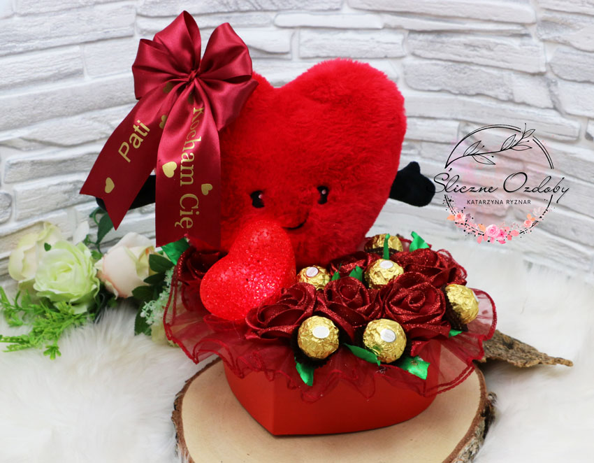 Flower Box Serce z Różami Pluszakiem i Pralinami Ferrero Rocher – Personalizowany Prezent na Walentynki - obrazek 2