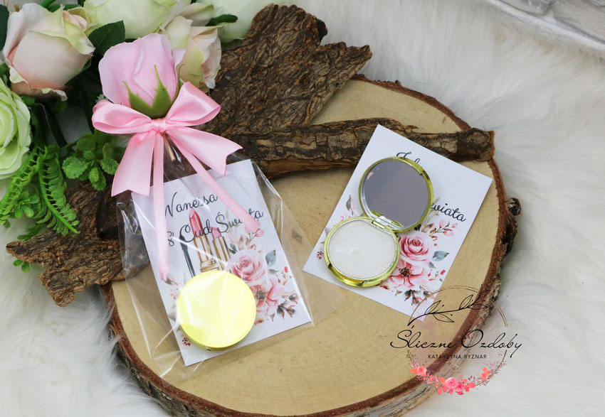 Prezent Upominek Na Dzień Kobiet 8 Marca - wyjątkowa róża mydlana, błyszczyk i lusterko